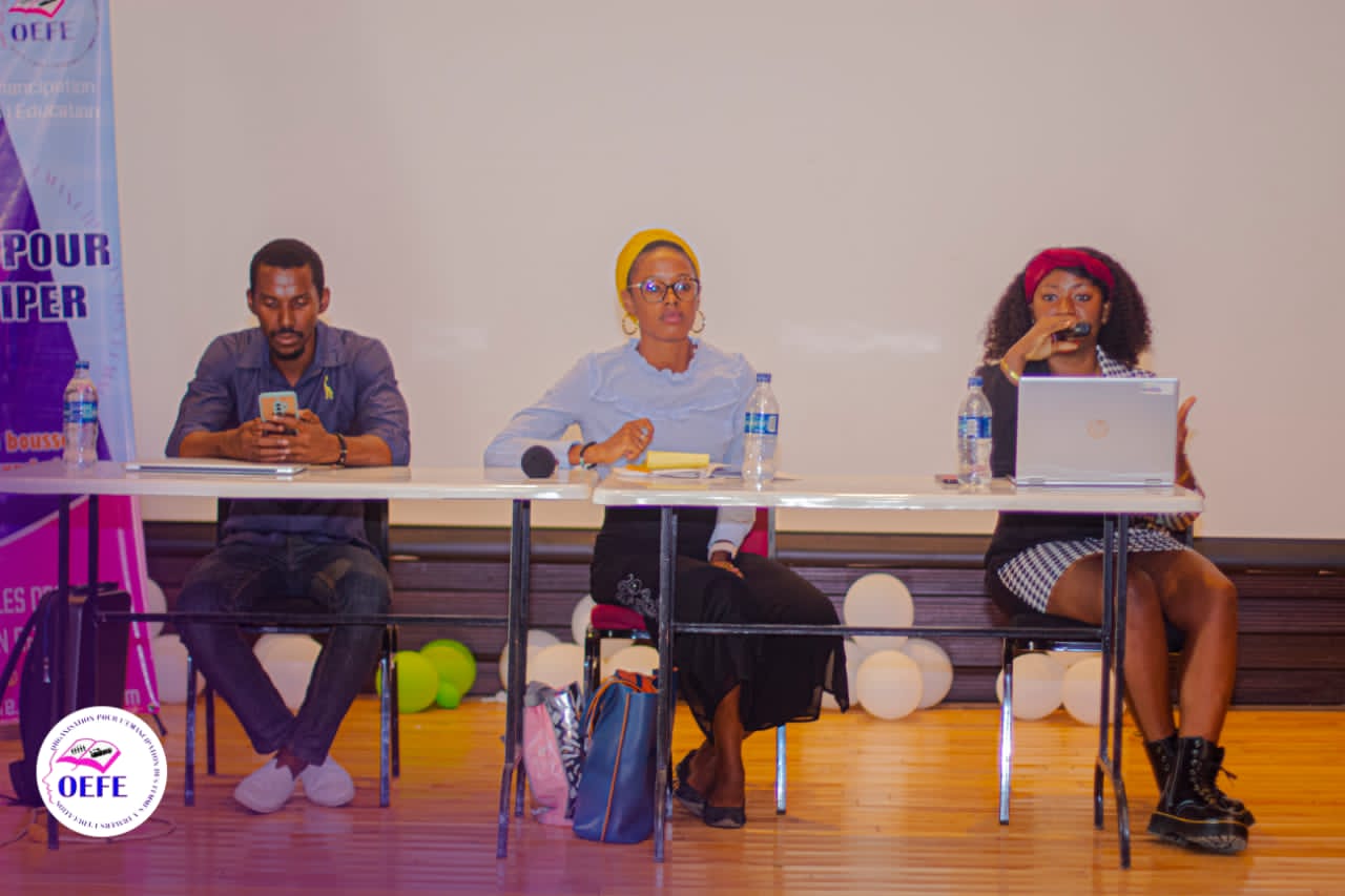 Conference et causerie — photo