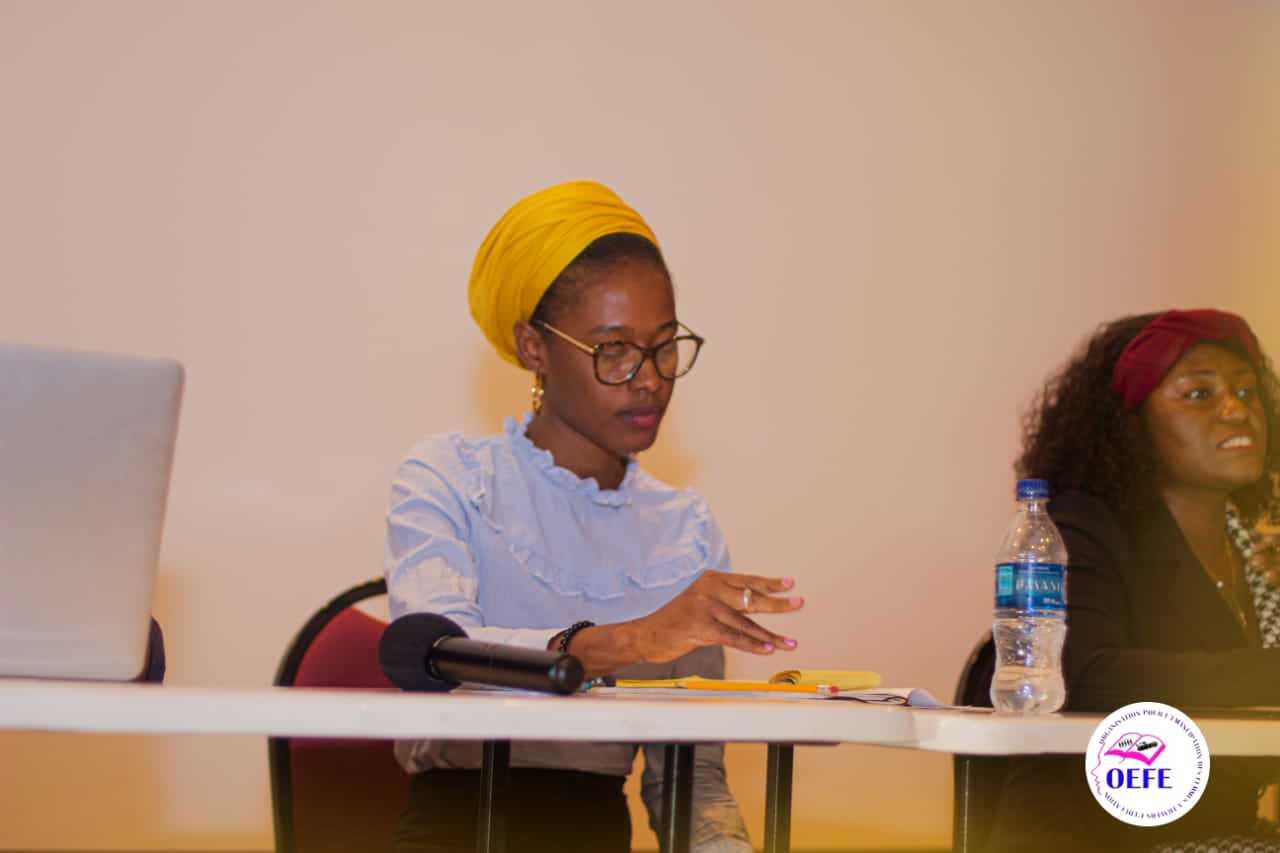 Conference et causerie — photo